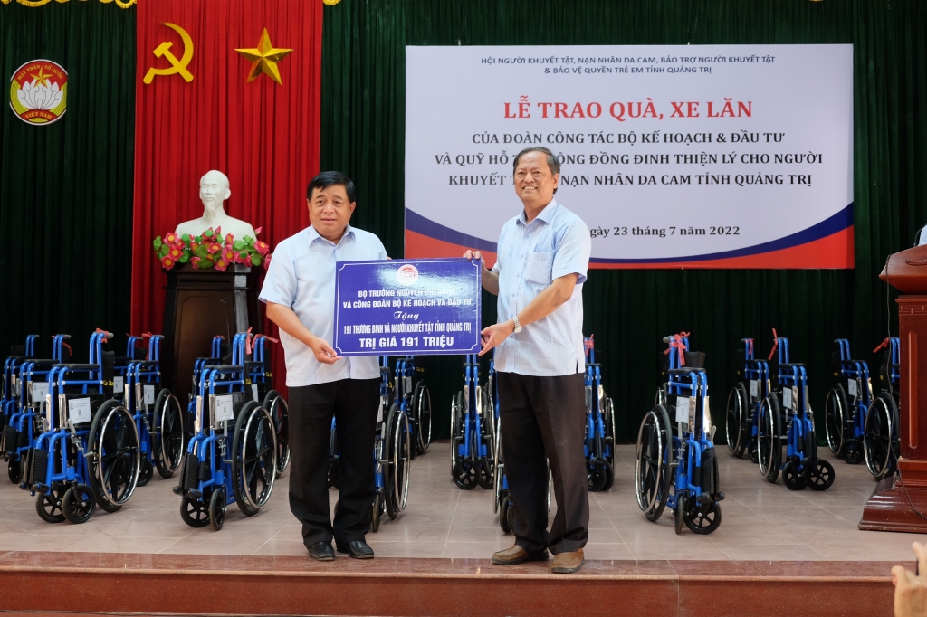 Hành trình về Quảng Trị tri ân các anh hùng, liệt sỹ