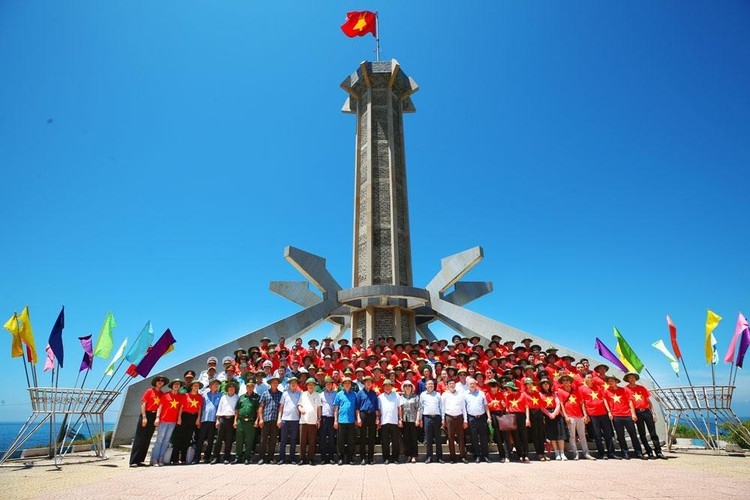 Thanh niên Bộ KH&ĐT và hành trình tri ân các anh hùng liệt sỹ