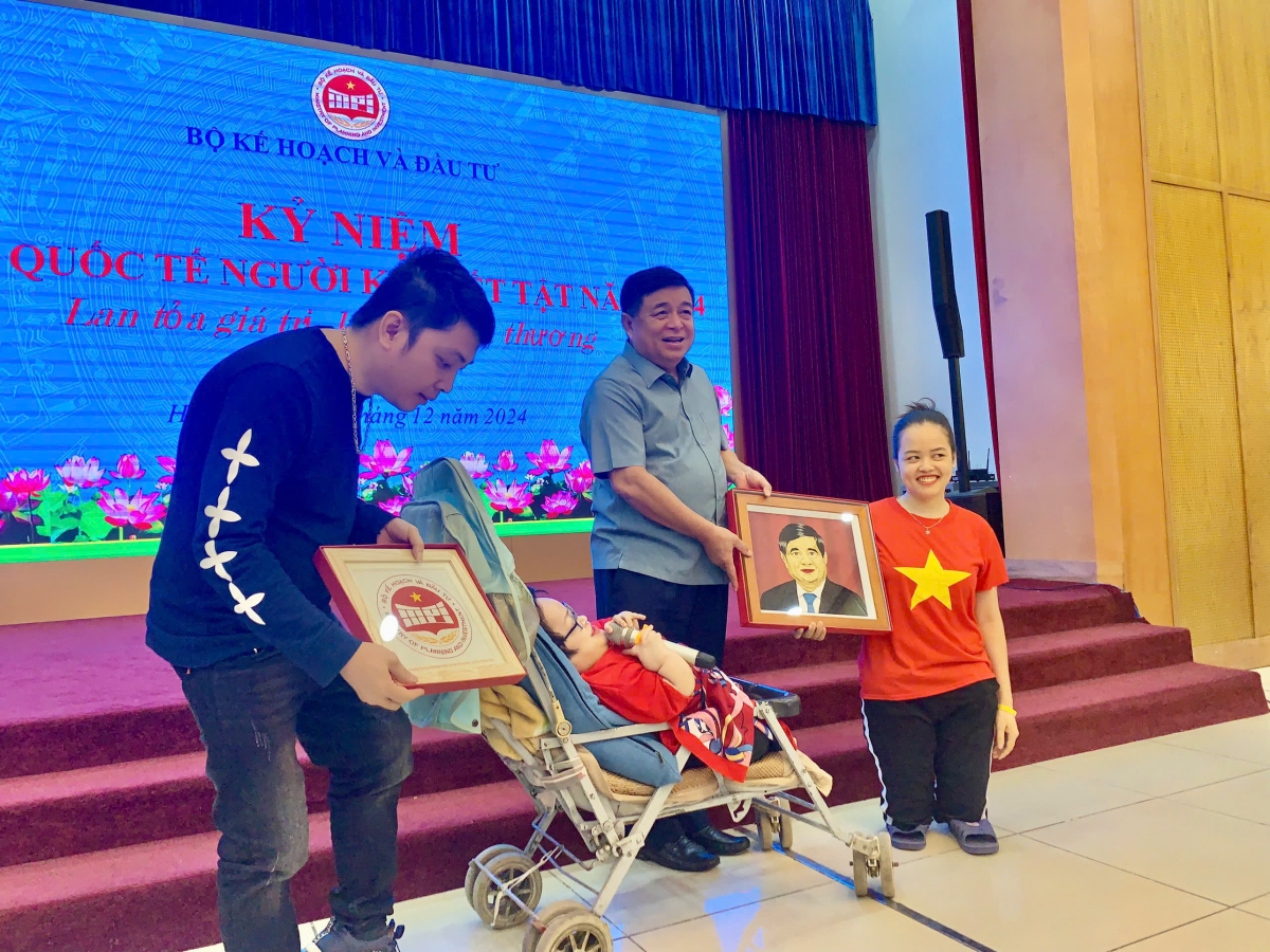 Cùng dân tộc vươn mình, chung tay Đăng ký OK365.COM nhận về ngay 365K đất nước giàu mạnh, hạnh phúc
