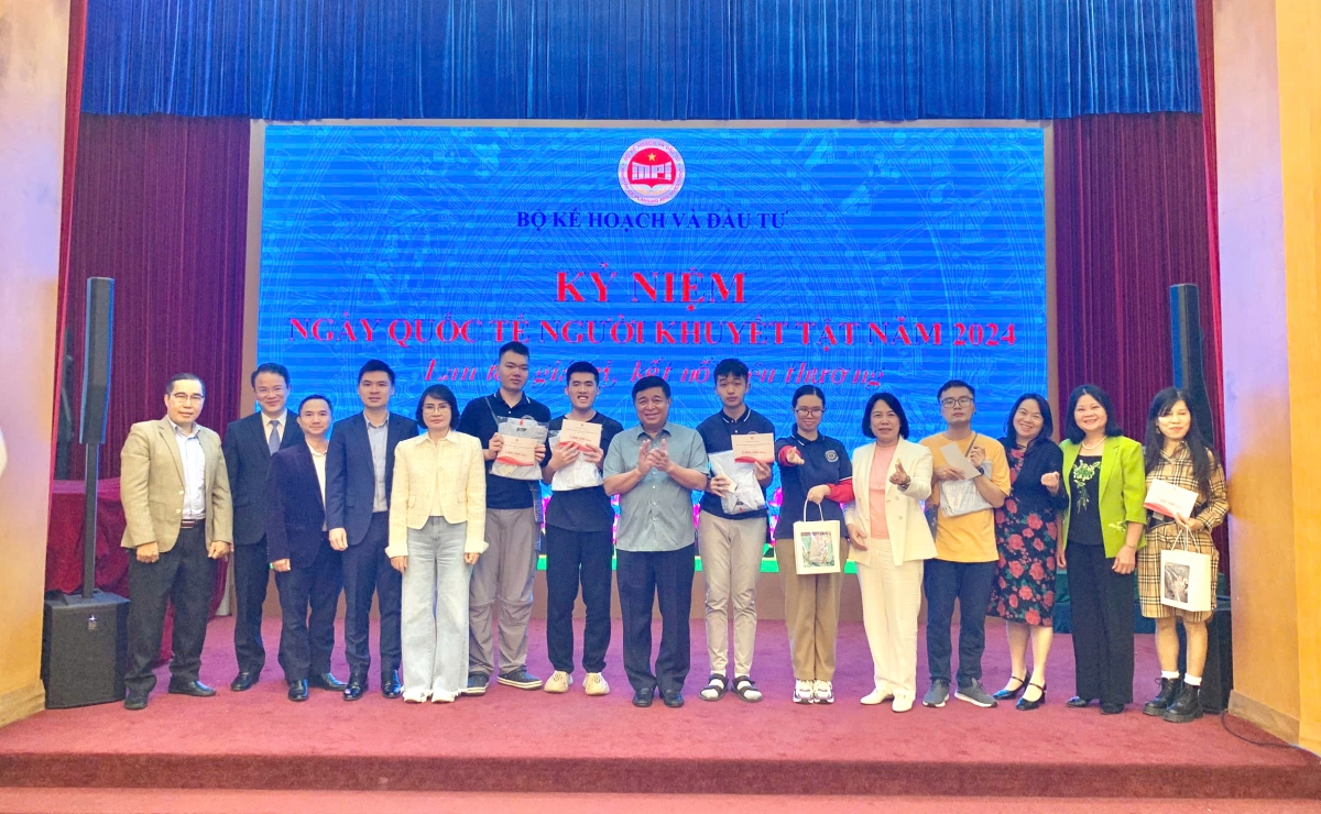 Cùng dân tộc vươn mình, chung tay Đăng ký OK365.COM nhận về ngay 365K đất nước giàu mạnh, hạnh phúc
