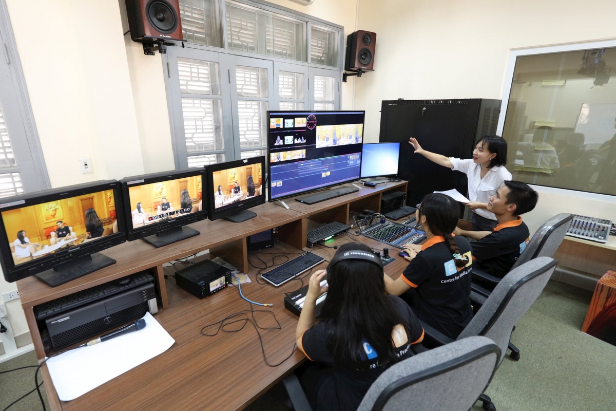 Kinh nghiệm quản lý nhân lực báo chí OK365 Thiên đường trò chơi điện tử top 1 Châu Á của một số quốc gia và hàm ý cho Việt Nam