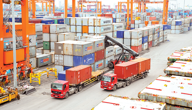 Kim ngạch xuất nhập khẩu tháng 2/2024 giảm 25,8% so với tháng trước