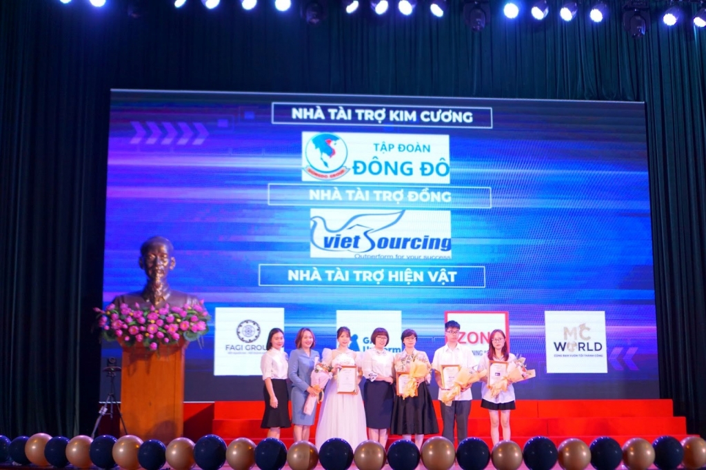 “Bùng nổ” đêm chung kết cuộc thi Economics Challenge 2022