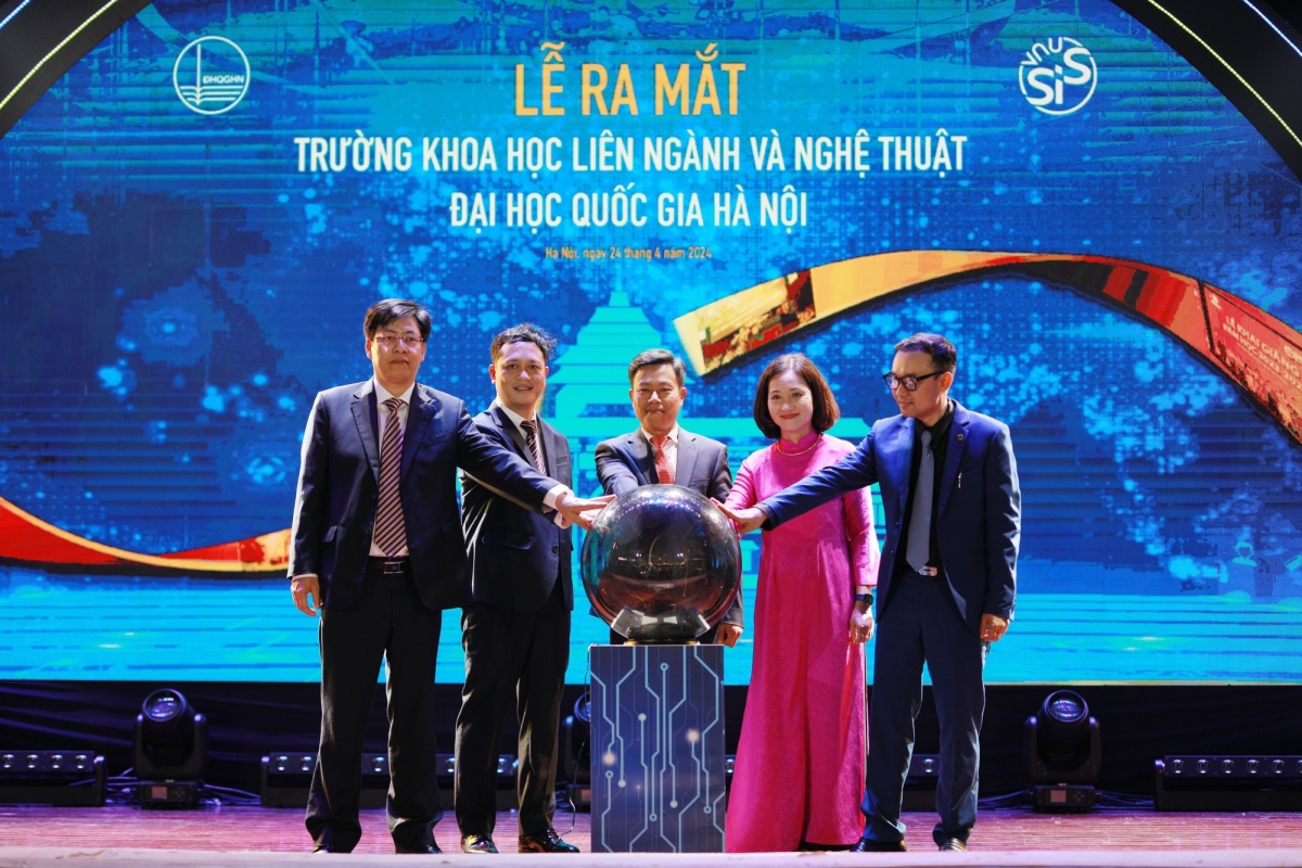Chuyển đổi số trong quản trị đại học tại Trường Khoa học Liên ngành và Nghệ thuật – Đại học Quốc gia Hà Nội