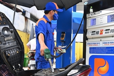 Giá xăng tăng, dầu giảm từ 15h chiều nay