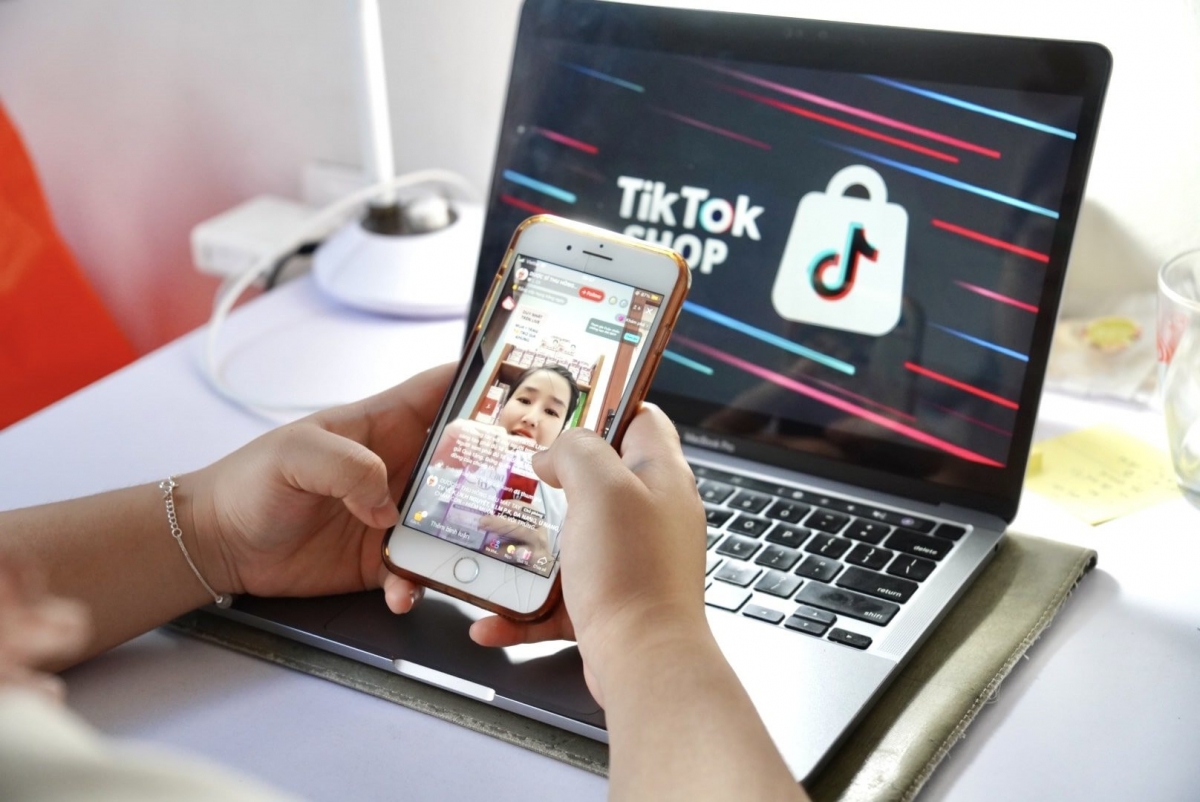 Các yếu tố tác động đến Ok365 com vn sòng bạc trực tuyến mua hàng của người xem qua livestream trên nền tảng thương mại điện tử: Ok365.com link không chặn trường hợp Shopee, Tiktok